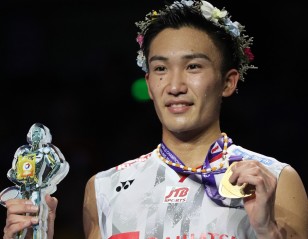 Momota Climbs to Fourth Spot